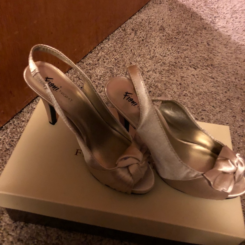 Sling back heels - Picture 2 of 3